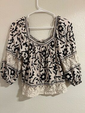 Christian Siriano Black Floral Embroidered Cream Peasant Blouse